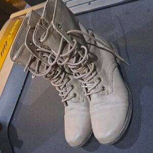 Skechers Women's Starship Trooper Boot Size 8